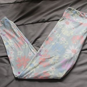 LuLaRoe Pastel Tall and Curvy Floral Leggings